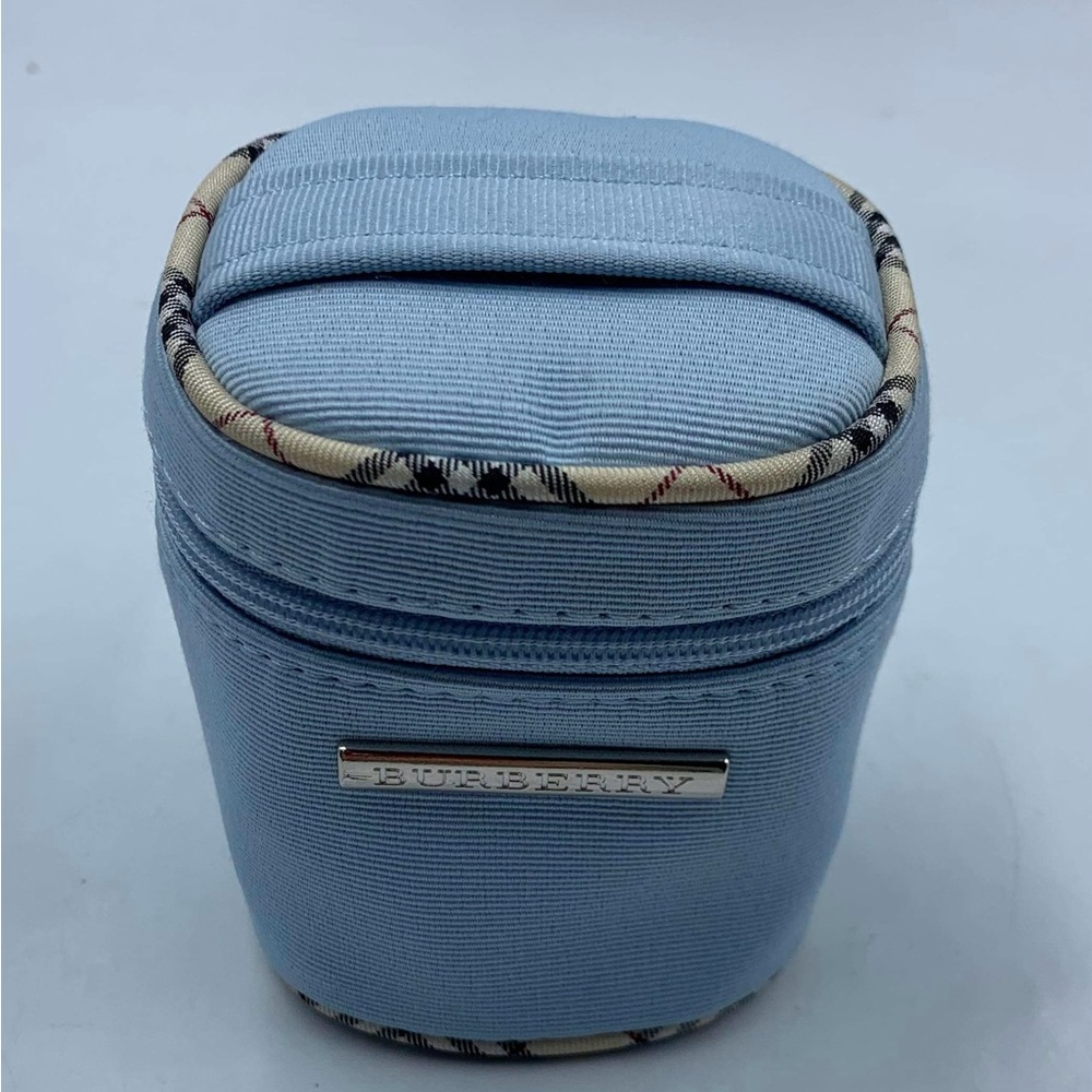 Burberry pouch 💯 authentic